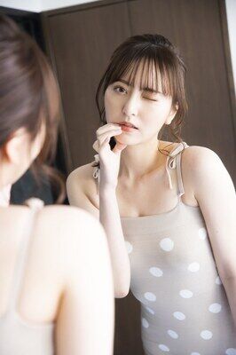 HKT48森保まどか、フォトブック未公開カット　大人な表情など多彩！！