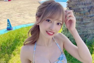 吉沢朱音、女の子座りの眼福ショットで魅了　「好きになってくれますか？」