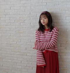 橋本環奈、赤のプリーツスカート姿に歓喜の声！「なんてかわいいんだ」